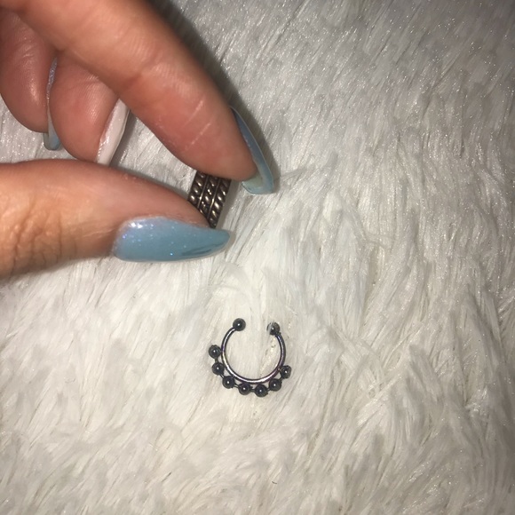 Nose ring and ear cuff - Picture 2 of 3